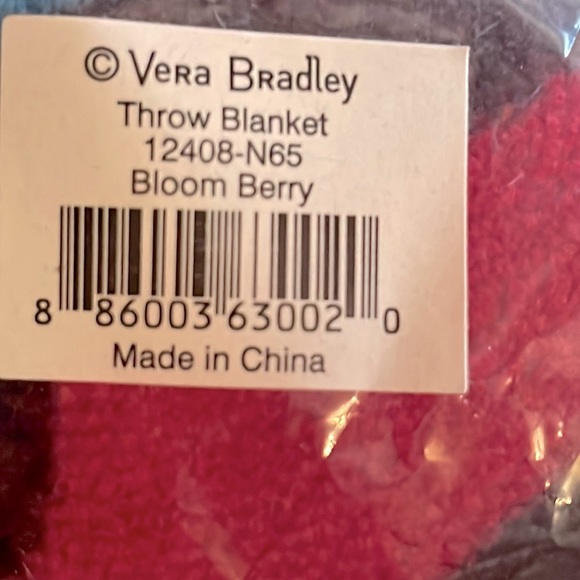 VERA BRADLEY➕NEW Bloom Berry Throw Blanket - Picture 3 of 4
